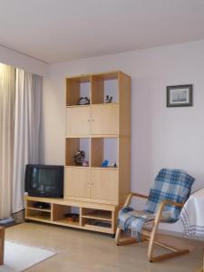 A television and/or entertainment centre at Studio Westrand 403