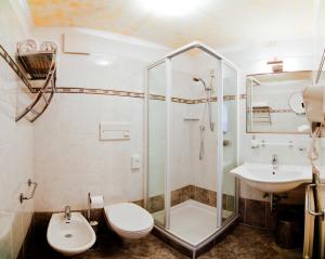Koupelna v ubytování Hotel Gstatsch