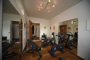 Fitness centrum a/nebo fitness zařízení v ubytování B&B Le Dimore Mezza Costa