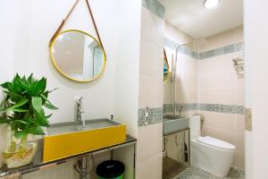 Ванна кімната в KenKeSu-Entire House-3BRs-Nice Balcony-Free airport pick up from 2 nights