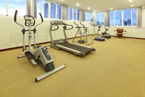 Fitness centrum a/nebo fitness zařízení v ubytování Sanouva Saigon Hotel