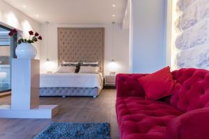 En eller flere senge i et værelse på Villa Jolie + 57 billeder