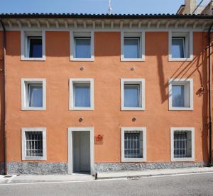 Budova, v ktorej sa apartmán nachádza