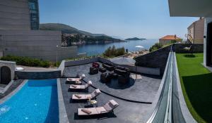 Naturlandskabet i nærheden af villaen