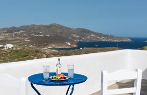 Foto dalla galleria di Mykonos Pro-care Suites ad Áno Merá