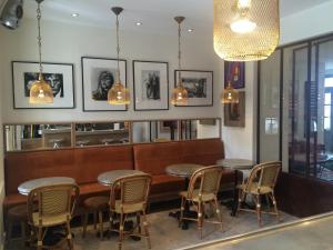 De lounge of bar bij Pastis Hotel St Tropez