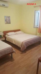 Fotografie z fotogalerie ubytování Apartments Lokva v destinaci Lokva Rogoznica