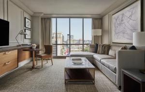 TV a/nebo společenská místnost v ubytování Four Seasons Hotel Austin
