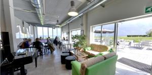 Campione Univela Rooms & Beds - Private Beach餐廳或用餐的地方