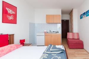 Foto dalla galleria di Apartments and Room Luka a Klenovica Altre 48 foto