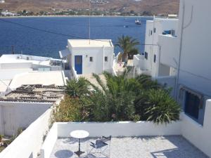 Afbeelding uit fotogalerij van Marina's Studios Serifos in Livadion