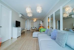 Khu vực ghế ngồi tại F304 My Resort Hua Hin