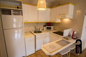 Kuchyň nebo kuchyňský kout v ubytování Cuencaloft Casita de la Luz