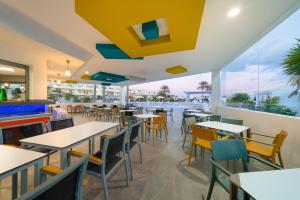 Restauracja lub miejsce do jedzenia w obiekcie Apartamentos Santa Rosa