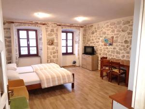 Imagen de la galería de Apartments Historic Stone House, en Kotor
