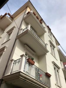 A balcony or terrace at MIMI'S HOME casa per vacanze
