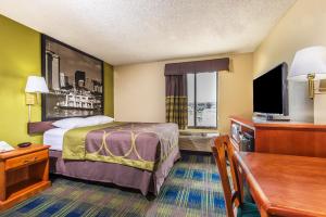 Foto da galeria de Super 8 by Wyndham Sulphur Lake Charles em Sulphur