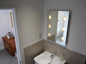 A bathroom at Ronebhal Guest House