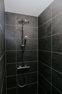 Ένα μπάνιο στο Hotel New Regina