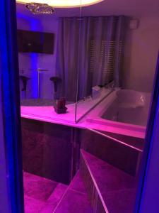 Koupelna v ubytování Assisi Luxury SPA Suite