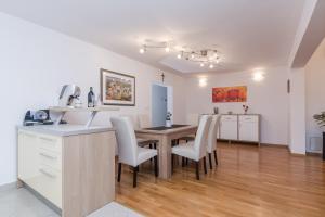 Gallery image of Apartment Natalie Sea View with 3 Bedrooms and everything is air-conditioned in Sali +36 photos