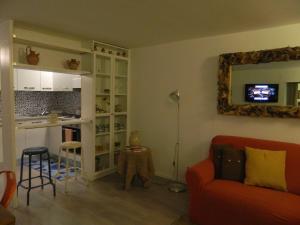 Area tempat duduk di Appartamento Ninì Short lets