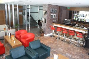The lounge or bar area at City Hotel Plovdiv