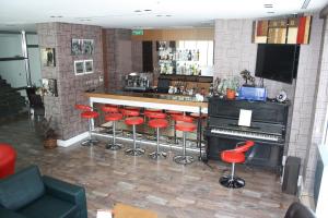 The lounge or bar area at City Hotel Plovdiv