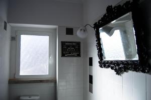 Ένα μπάνιο στο Lisbon Hostel Terminal 3 +24 φωτογραφίες