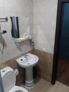 Phòng tắm tại KavKaz Hotel & Restaurant