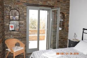 Gallery image of Sunrise Stone Residence in Andros