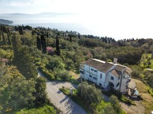 Gallery image of Sea View House, near Achilleio in Achílleion