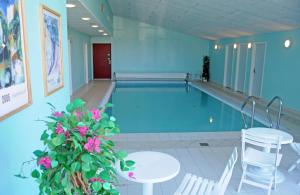 Swimmingpoolen hos eller tæt på Feriecentret Østersø Færgegård