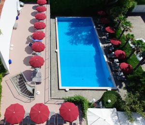 The swimming pool at or close to Hotel Nautic B&B