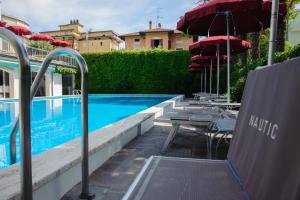 The swimming pool at or close to Hotel Nautic B&B