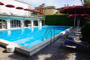 The swimming pool at or close to Hotel Nautic B&B
