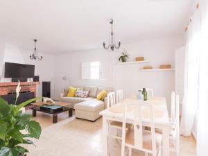 TV a/nebo společenská místnost v ubytování Chalet Sancti Petri