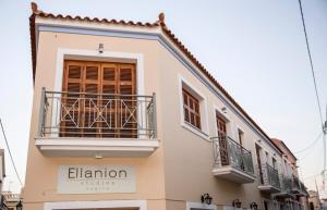 Gallery image of Ellanion Studios in Aegina Town