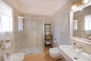 A bathroom at Angolo Di Boboli