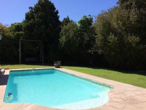 Bazén v ubytování Camelot in Constantia nebo v jeho okolí