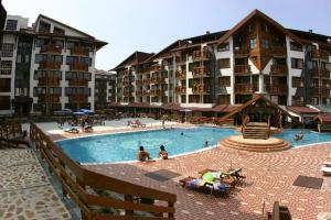 Swimming pool sa o malapit sa Belveder Holiday Club Private