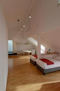 Gallery image of urraum Hotel former Dreamhouse - rent a room in Pulheim