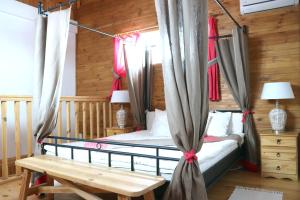 Afbeelding uit fotogalerij van Maison Blanche Ecohousе in Mytnitsa