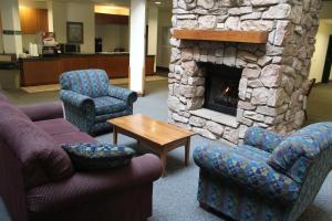 Seating area sa Farmstead Inn and Conference Center