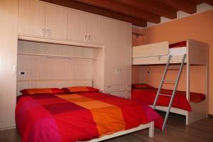 Albergo diffuso Valcellina e Val Vajont in Claut房間的床