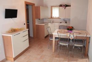 Albergo diffuso Valcellina e Val Vajont in Claut廚房或簡易廚房
