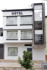 una imagen de un edificio de hotel en Hotel LB - Los Balsos, en Pasto