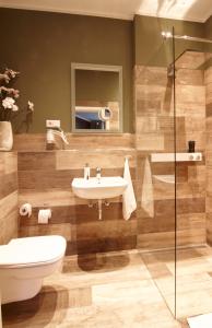 Ένα μπάνιο στο Übernachtenindresden +19 φωτογραφίες