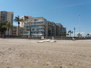 En strand i nærheden af lejligheden