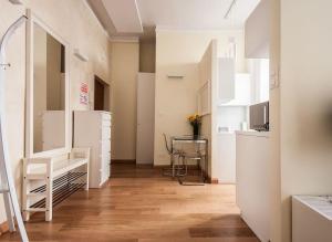 Kuchyňa alebo kuchynka v ubytovaní Elegant Apartment Foksal